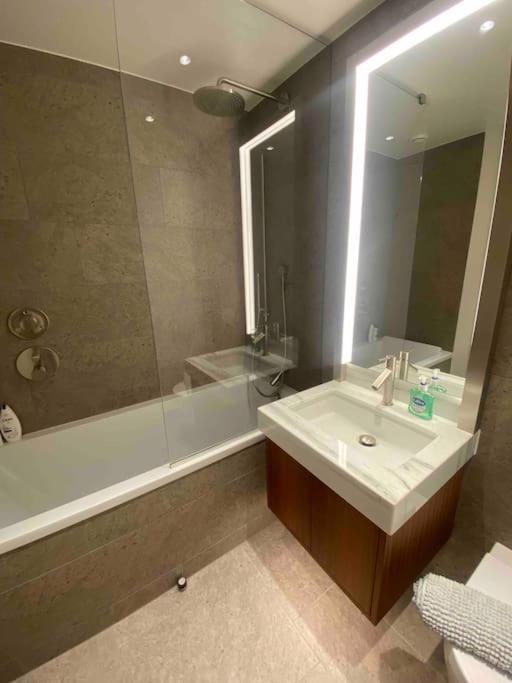 Landmark Entire 2bd Flat Prime Zone1 River * Londra
